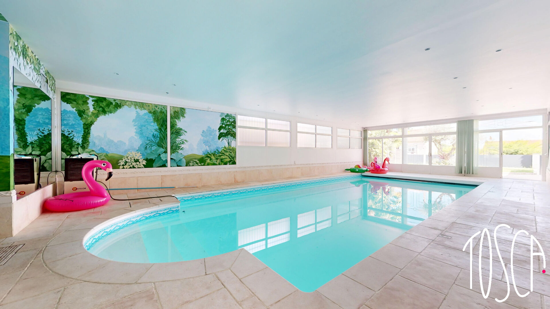 RARE A THIAIS - MAISON D'ARCHITECTE 526M² AVEC PISCINE INTÉRIEURE, JARDIN PAYSAGER ET VOLUMES GÉNÉREUX