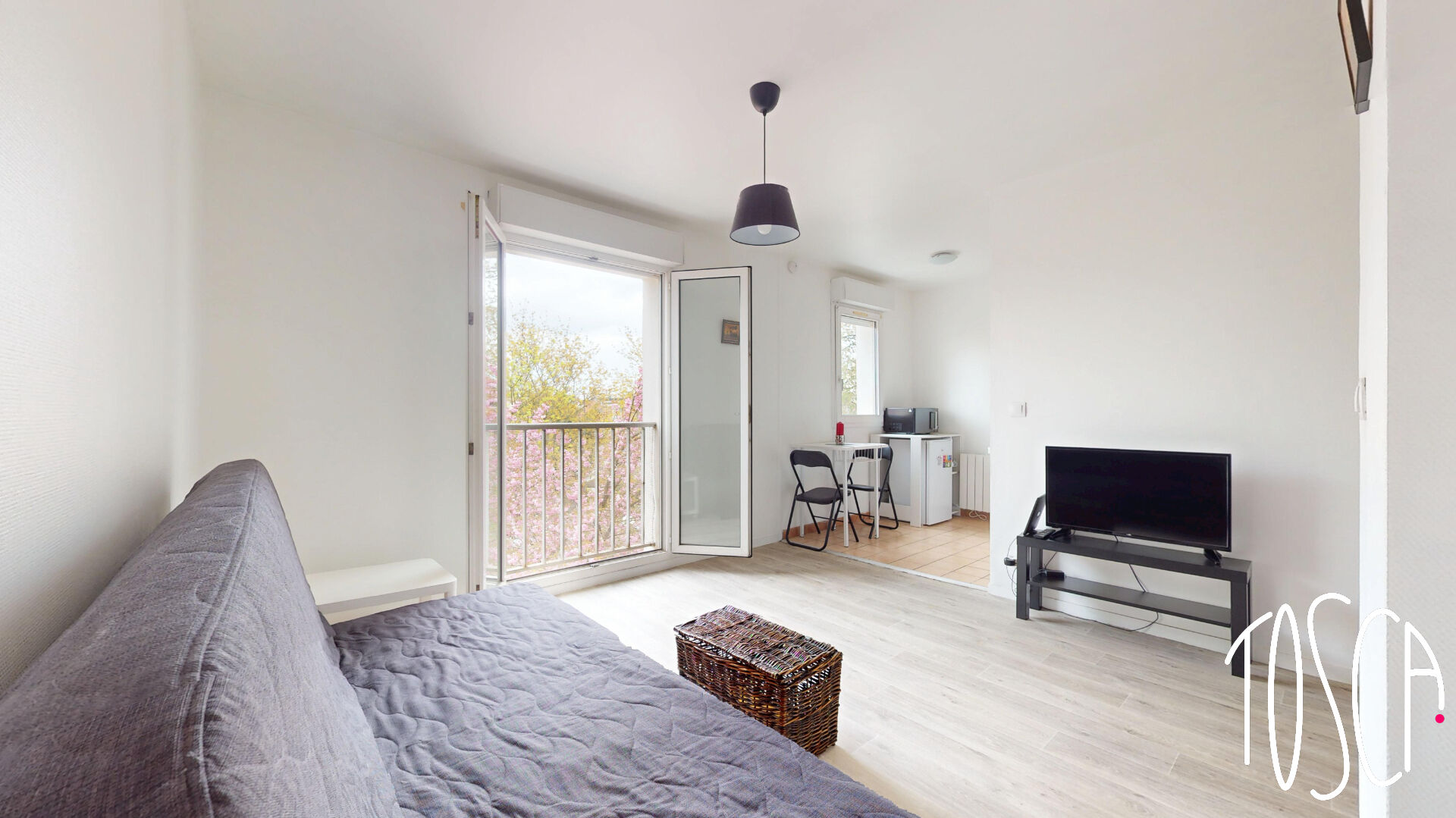 EXCLUSIVITE THIAIS - STUDIO AVEC PARKING - RUE MAUREPAS - DPE D