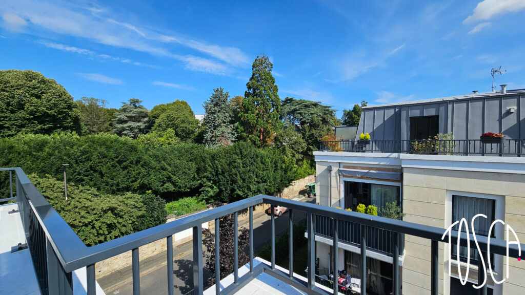 THIAIS – EXCLUSIVITE – CLOS DES ORVILLIERS – APPARTEMENT 2 PIECES – DERNIER ETAGE – TERRASSE – PARKING - Featured