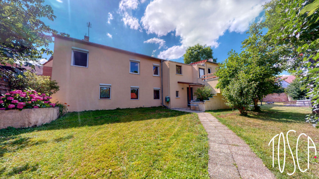 THIAIS – MAISON – 7 PIÈCES – 4 CHAMBRES – CENTRE-VILLE – TERRASSE – JARDIN - Featured