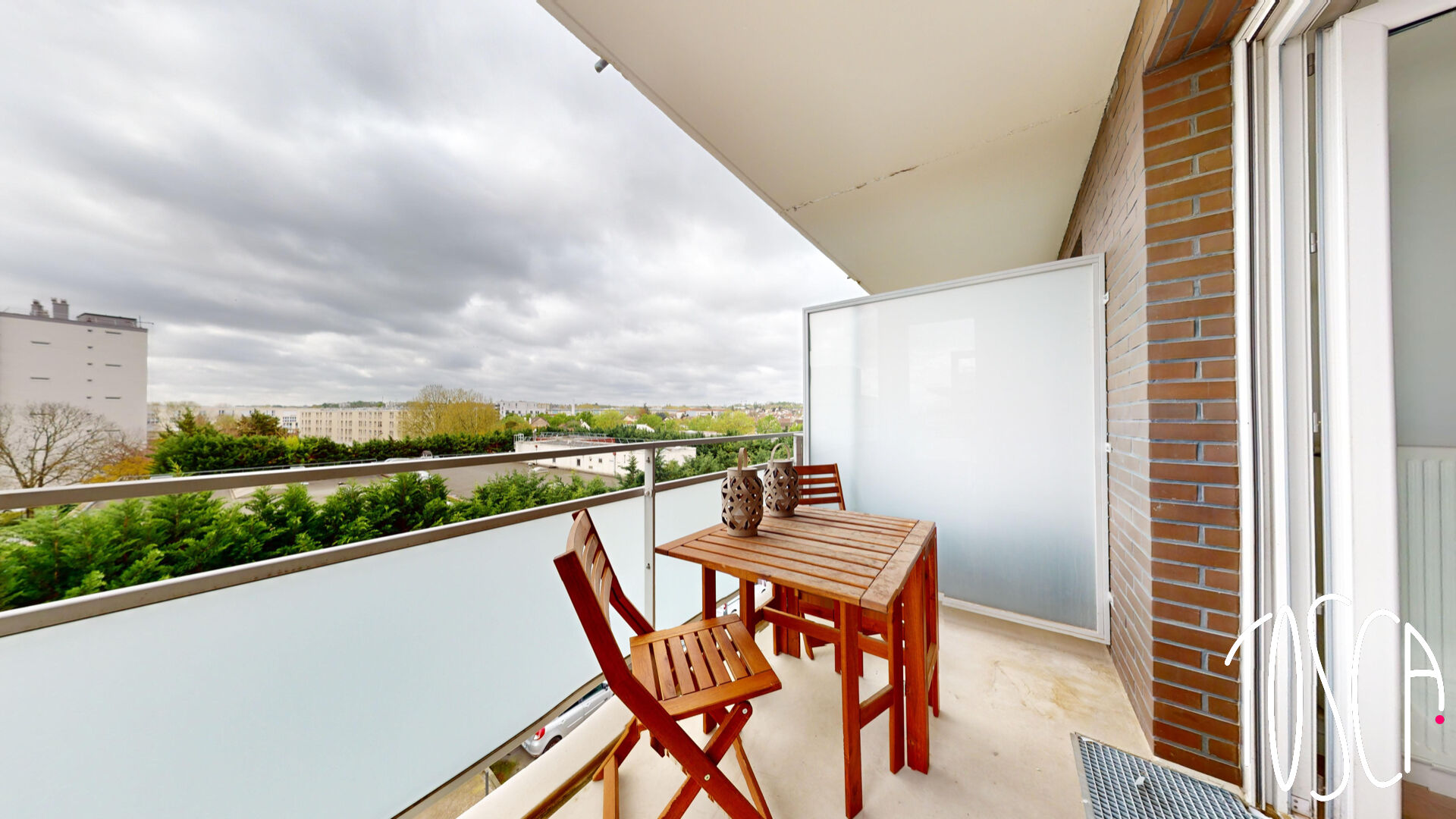 CHOISY-LE-ROI - APPARTEMENT 2 PIECES - BALCON - PARKING