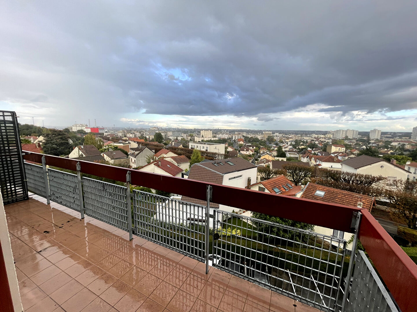 THIAIS APPARTEMENT 2 PIECES - BALCON - BOX - CAVE