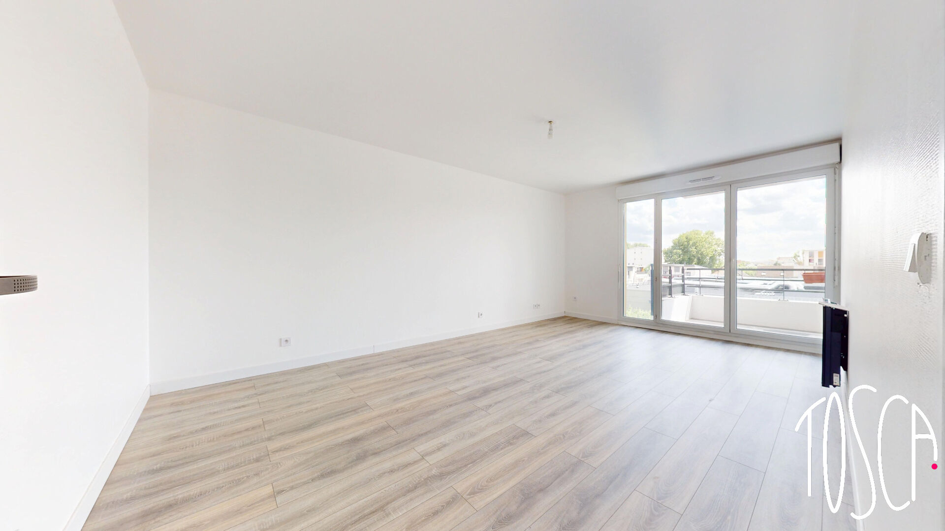 EXCLUSIVITE - CHOISY LE ROI - APPARTEMENT 3 PIECES - RESIDENCE 2007 - TERRASSE - COMMERCE - TRANSPORTS - PARC DEPARTEMENTAL