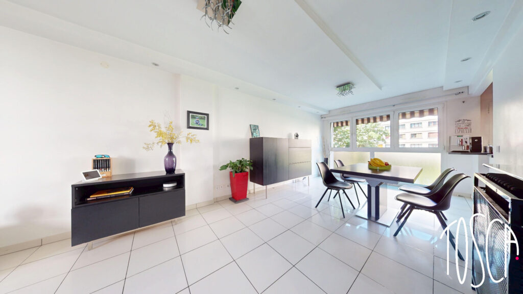 EXCLUSIVITE THIAIS – CENTRE VILLE – APPARTEMENT 65 M² – CAVE - Featured