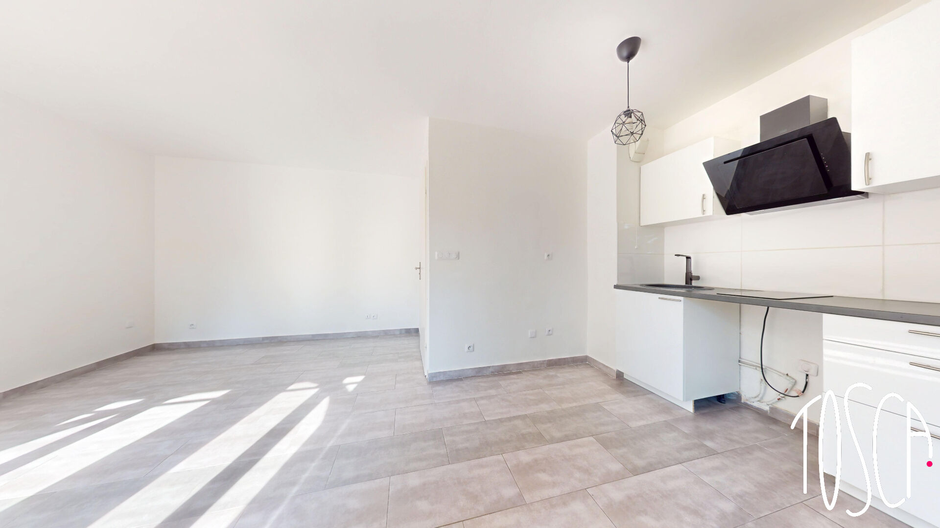 EXCLUSIVITE THIAIS - APOLLONIA - STUDIO - BALCON - PARKING