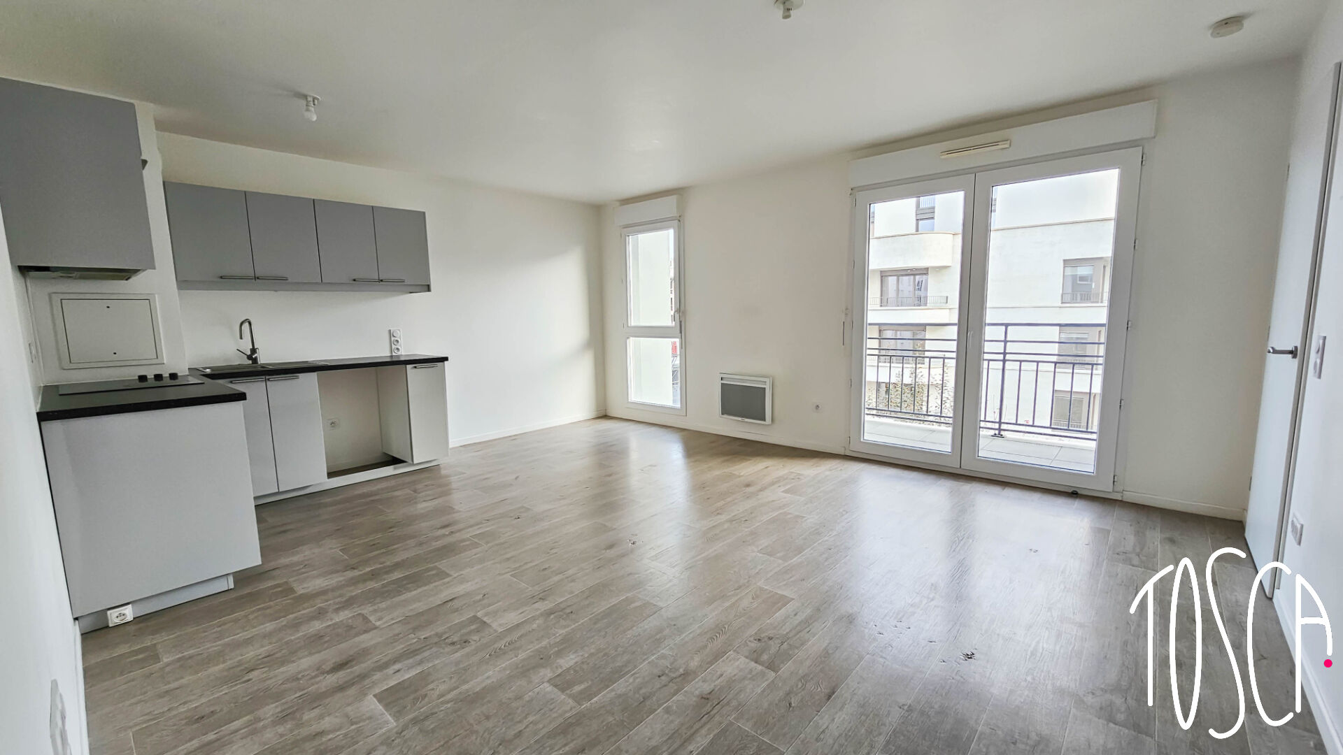 APPARTEMENT DEUX PIECES AU PIED DU METRO LIGNE 14