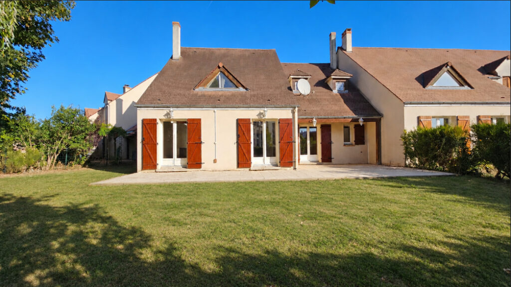 EXCLUSIVITE RUNGIS – MAISON FAMILIALE – PROCHE CENTRE VILLE – 4 CHAMBRES – GARAGE – JARDIN - Featured