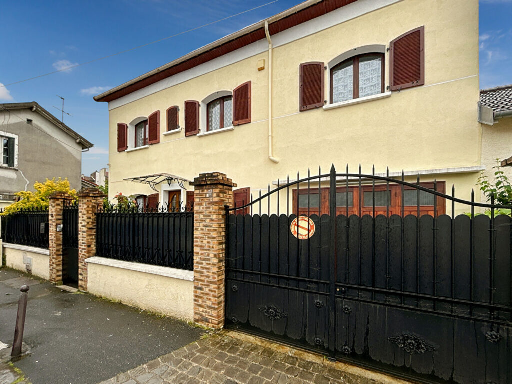 VITRY-SUR-SEINE – MAISON 6 PIÈCES 115 m² – GARAGE – JARDIN - Featured